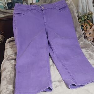 Deep Lavender Capri Length Jeans By Chico 💜💜💜